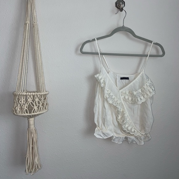 AMERICAN EAGLE - WHITE LACE V-NECK TANK TOP - Picture 4 of 16